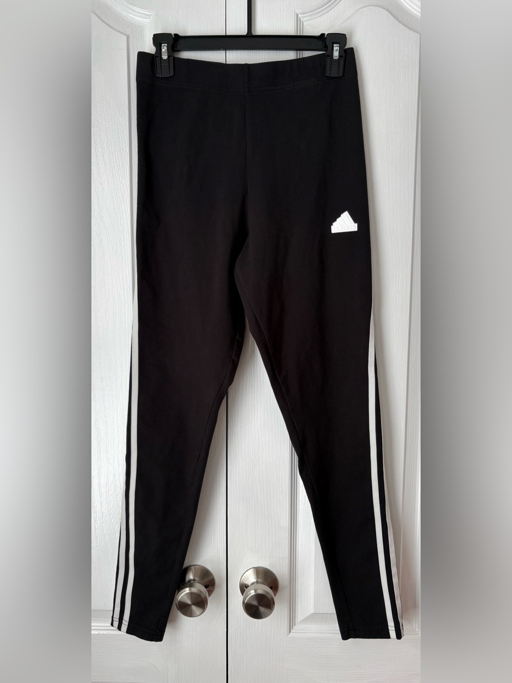 adidas Women’s Future Icons 3-Stripes Leggings, M 🖤
